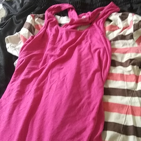 Shirts and shorts and sweats - Picture 6 of 7